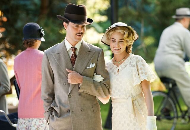 File:Rosalie Hale and Royce King II.jpg