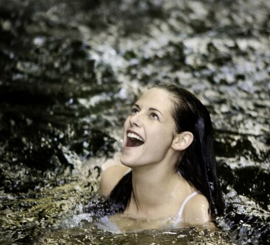 File:Kristen-Stewart-Twilight-Saga-Breaking-Dawn-Part-1-image-3.jpeg