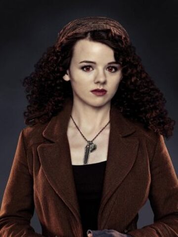 File:New-HQ-Stills-of-BDp2-breaking-dawn-part-2-33056918-375-500.jpg