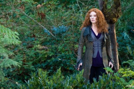 File:Victoria in forest.jpg