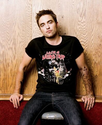 File:Robert-pattinson-blackbook-0912- (9).jpg