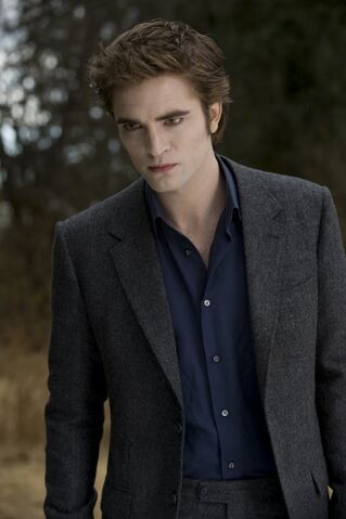 File:Edward-New-Moon-Still-edward-cullen-8928894-560-841.jpg