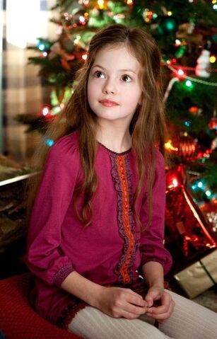 File:Mackenzie-foy-and-the-twilight-saga-breaking-dawn-part-ii-gallery.jpg