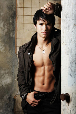 File:Boo-boo-stewart-hottie 400x600.jpg