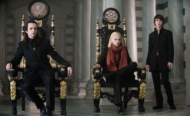 File:New moon75.jpg