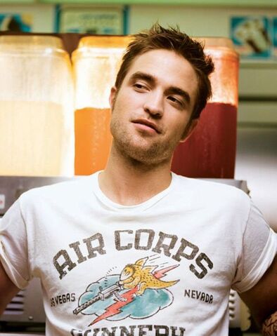 File:Robert-pattinson-blackbook-0912- (7).jpg