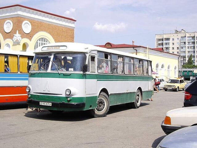 Файл:LAZ-695M-1976.jpg