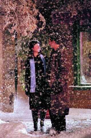 File:Gilmore-girls-love-war-snow.jpg