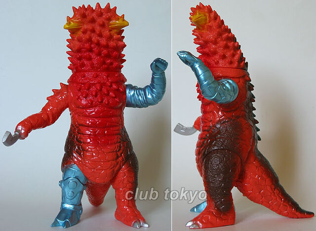 File:TsuburyaFigurePandonMech.jpg