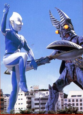 File:Ultraman Cosmos Luna.jpg