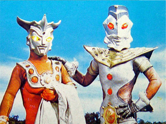 File:King gives Leo Toh.png