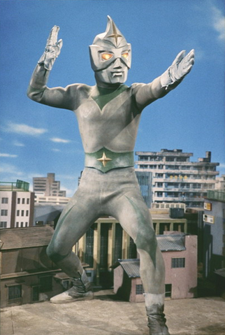 File:Mirrorman in city.png