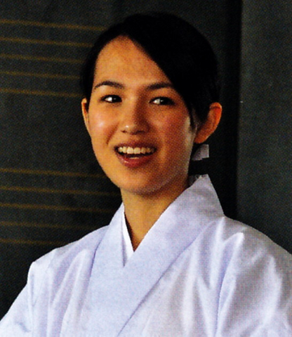 File:Misuzu preistess I.png