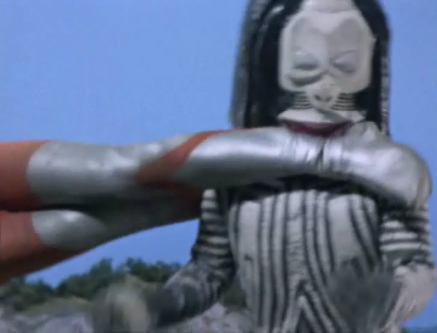 File:Ultraman Rotate Neck Tighten.png