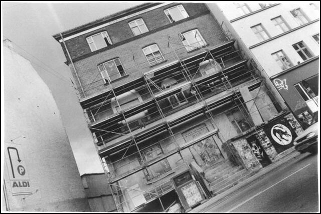 Fil:Ungdomshuset 1999.jpg