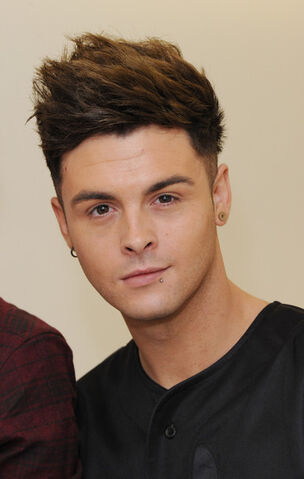 File:Jaymi+Hensley+Union+J+Performs+London+GC mf2Kwaf9l.jpg