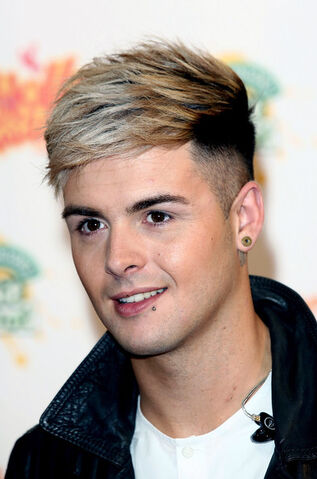 File:Jaymi+Hensley+Slime+Dunk+Tom+Daley+Nickelodeon+4dFGArUNFJEl.jpg