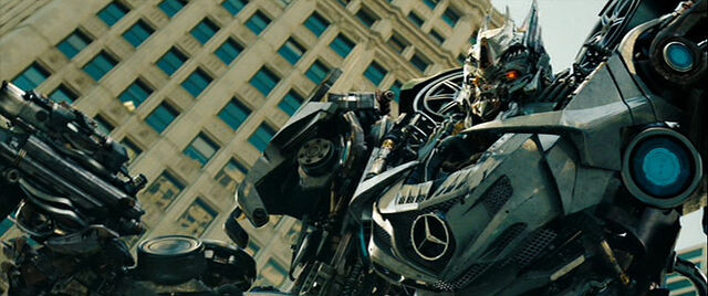 File:DOTM-Soundwaveexecute.jpg