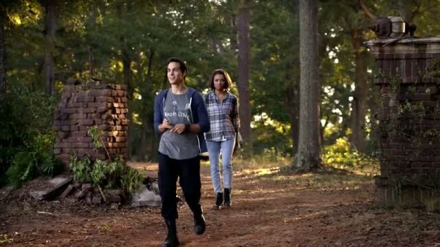 File:6X08-26-KaiBonnie.jpg
