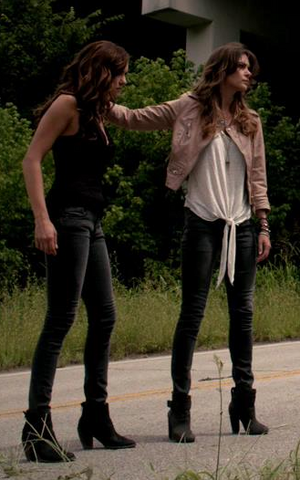 File:Katherine-pierce-and-neck-lace-top-gallery.png