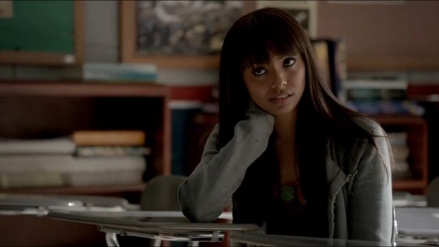 File:Bonnie TVD 5x01.jpg