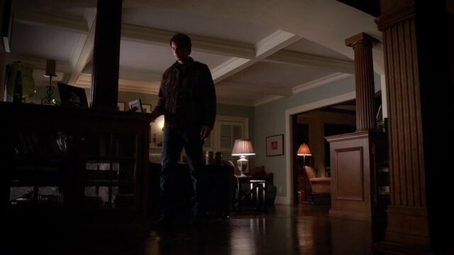 File:TVD4x12-Gilbert House 13.jpg