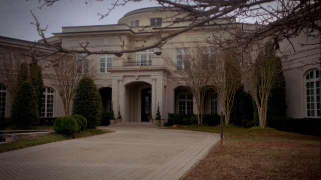 File:Mikaelson-mansion-outside.png