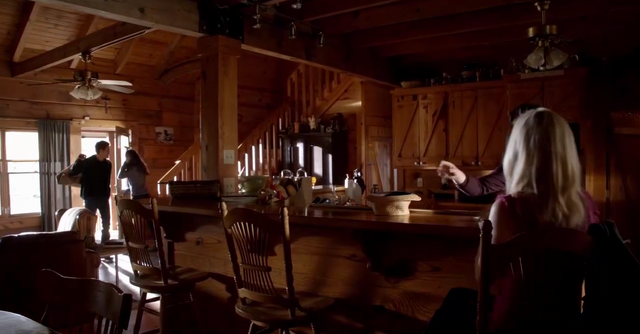 File:Stefan-Elena-Caroline 5x20.png