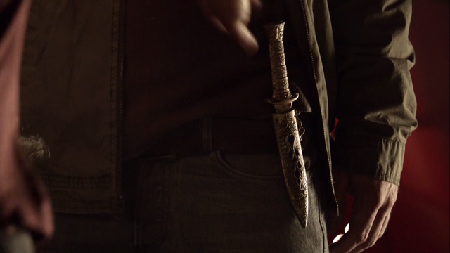 File:TravelerKnife2.png