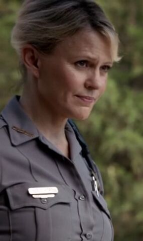 File:Liz TVD 5x02.jpg