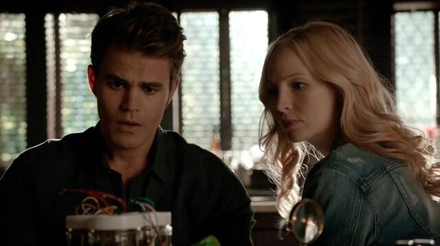 File:7X01-45-StefanCaroline.jpg