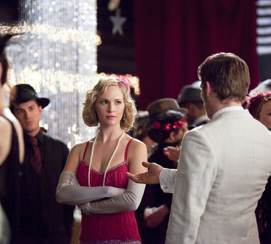 File:Vampire-diaries-caroline-tyler-klaus-dance.jpg