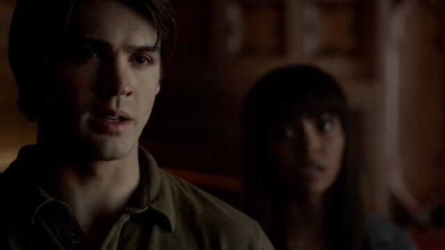 File:Jeremy 10 TVD 5x04.jpg