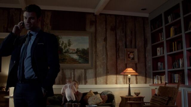 File:Normal TheOriginals211-2370ElijahCamiHope.jpeg