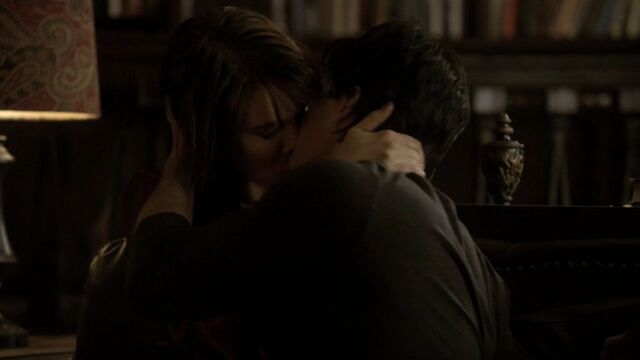 File:211VampireDiaries1704.jpg