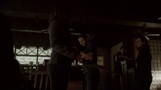 File:715-023-1-Damon-Matt-Rayna-Penny.jpg