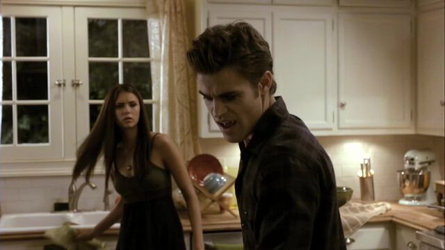 File:TVD1x05-Gilbert House 60.jpg