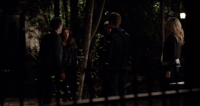 File:Ty-Ele-Stefan-Care 5x22.png