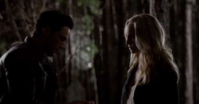 File:Tyler-Caroline 5x22.png