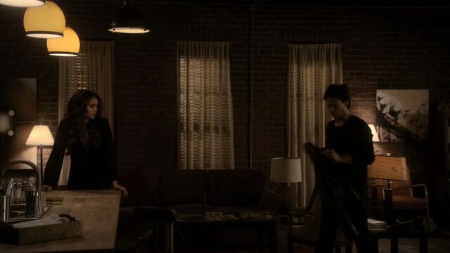 File:221VampireDiaries0038.jpg