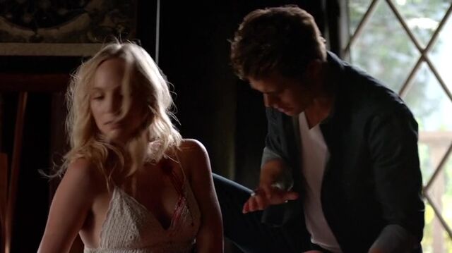 File:7X02-104-CarolineStefan.jpg