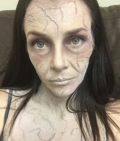 File:2015-12-11 Annie Wersching Instagram.jpg