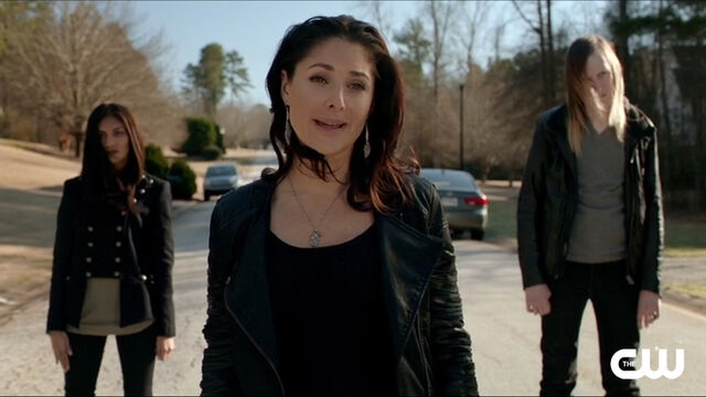File:TVD s7ep15 Krystal 1.jpg
