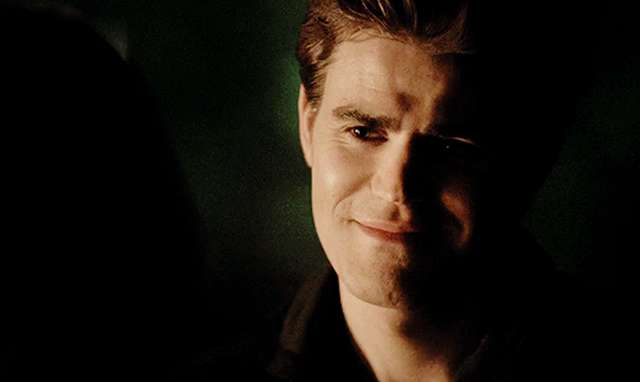 File:Stefan smiling 5x20..png