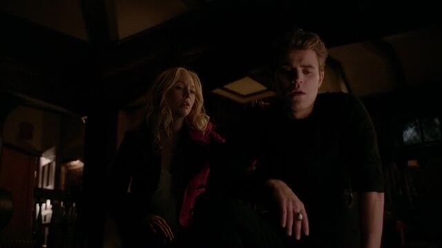 File:7X09-111-StefanCaroline.jpg