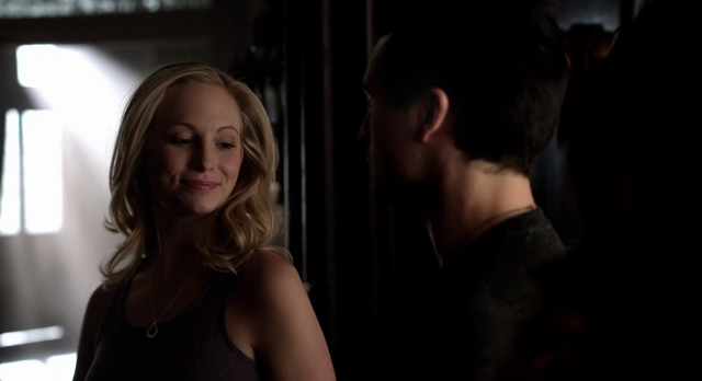 File:Caroline and Enzo in 5x18.png