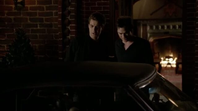 File:6X10-138-DamonStefan.jpg