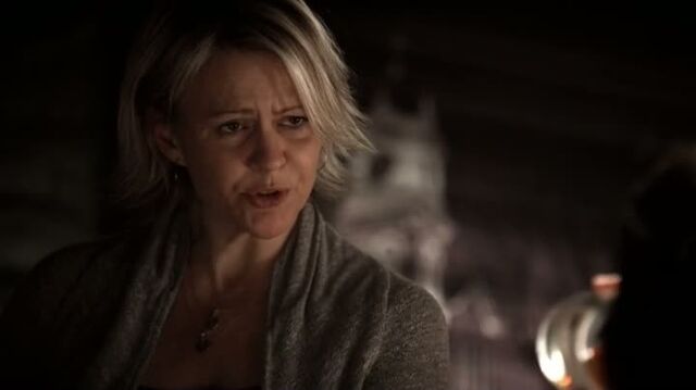 File:6X14-32-Liz.jpg