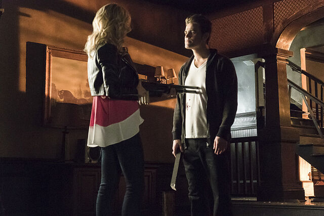 File:TVD 6x17 Steroline.jpg