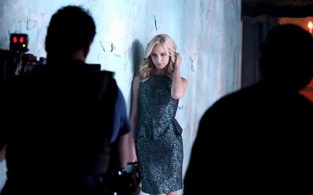 File:Caroline S5 BTS.jpg